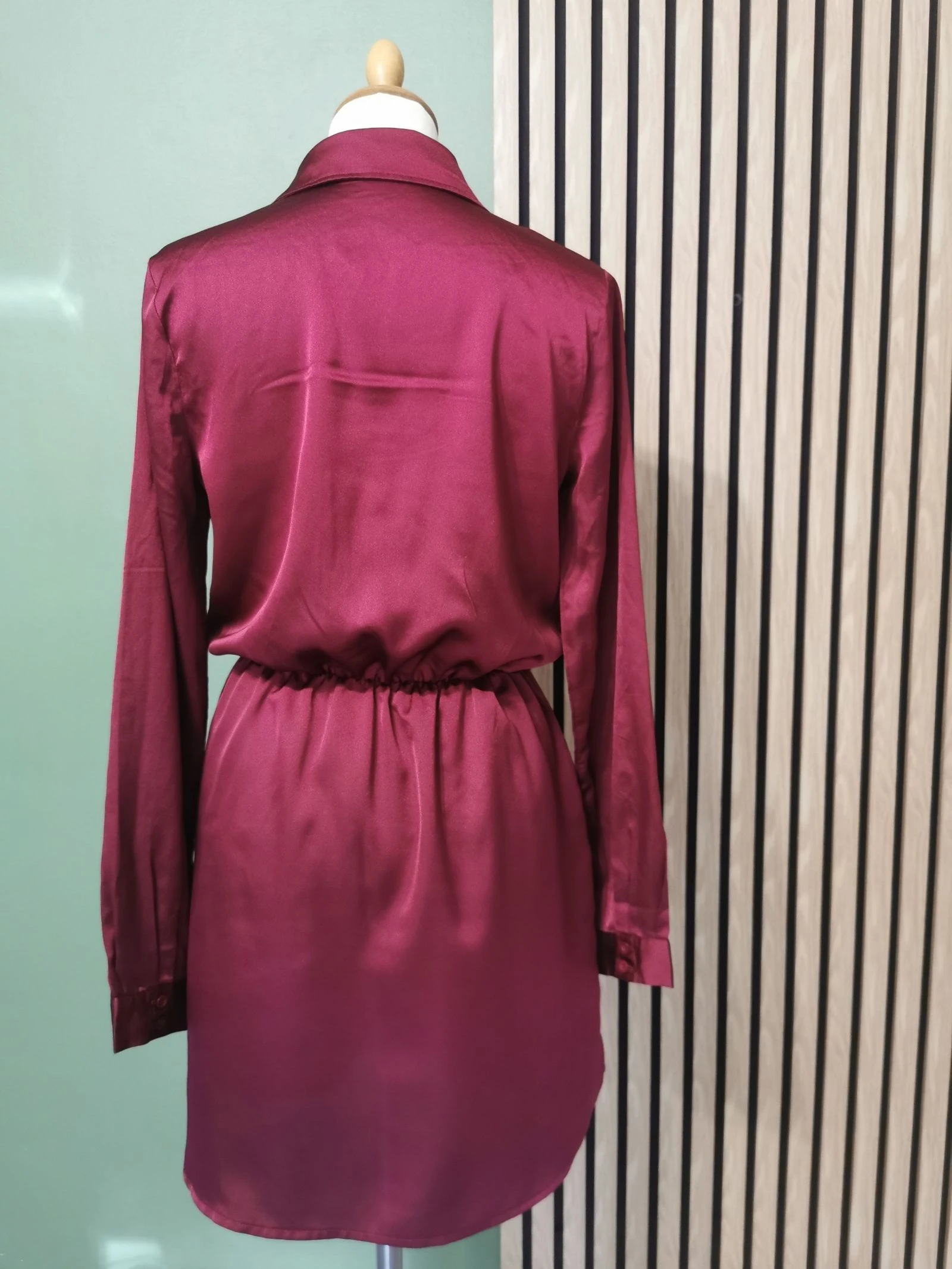 Vestido bordeaux Prettylittlething – photo 3